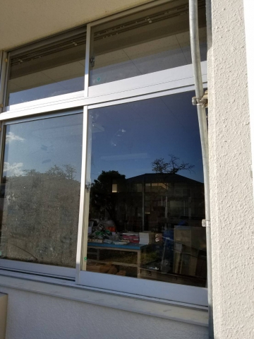 窓硝子の交換修理